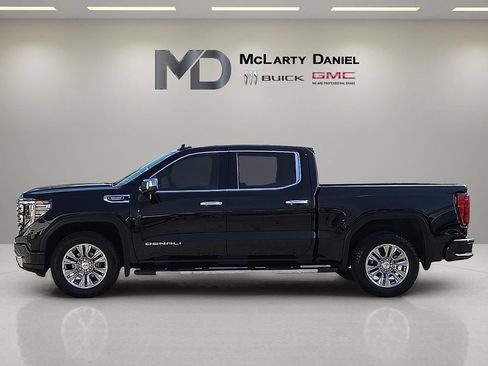 Used 2026 GMC Sierra 1500 Denali AWD/4WD image 2