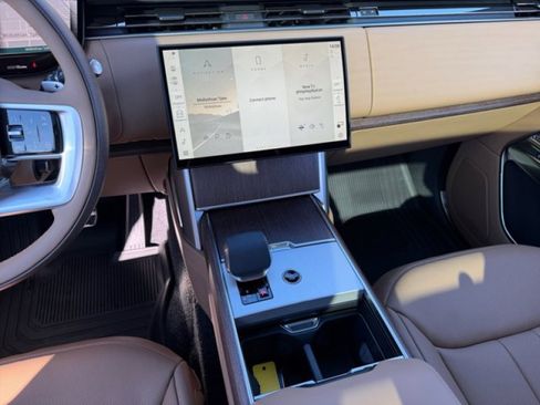 New 2026 Land Rover Range Rover Long Wheelbase SE image 14