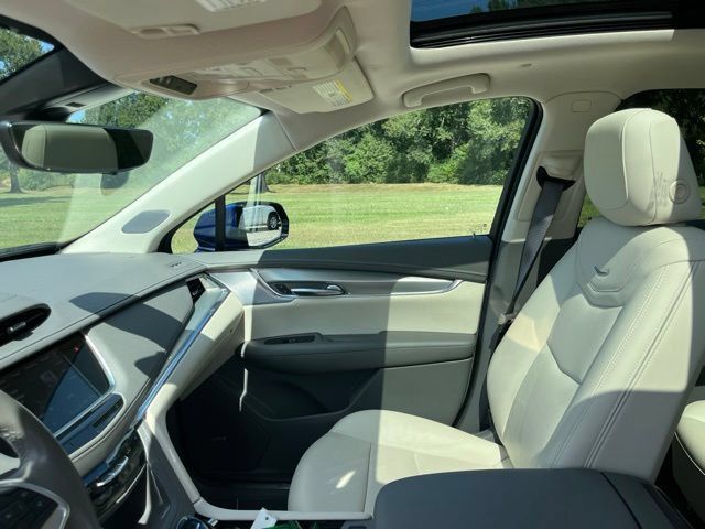 Used 2023 Cadillac XT5 Premium Luxury w/ Technology Package FWD image 17