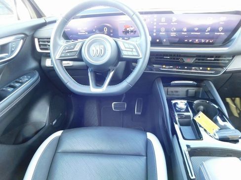 Certified 2025 Buick Envision Sport Touring image 16