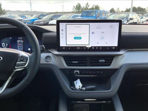 Certified 2025 Ford Explorer Active image 6