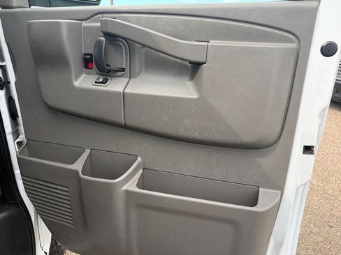 Used 2021 Chevrolet Express 3500 w/ Driver Convenience Package RWD image 20
