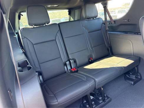 New 2026 GMC Yukon XL Denali w/ Denali Reserve Package image 7