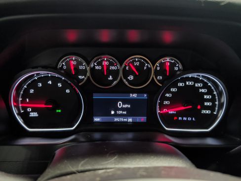 Used 2021 Chevrolet Silverado 2500 LT w/ Convenience Package AWD/4WD image 9