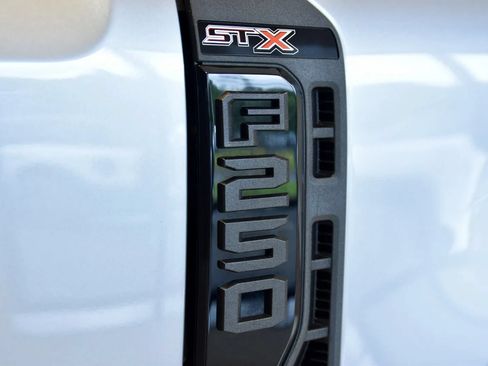 Used 2023 Ford F250 XL w/ STX Appearance Package AWD/4WD image 10