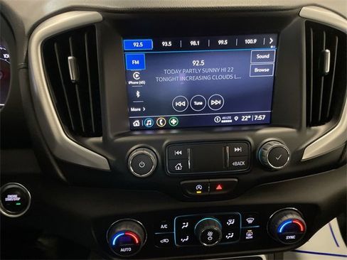 Used 2022 GMC Terrain SLT image 22