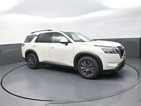 Used 2023 Nissan Pathfinder SV AWD/4WD image 40