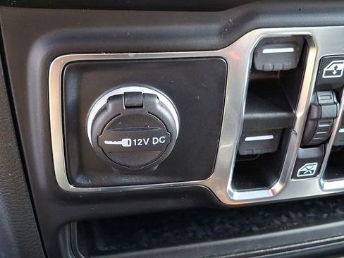 Used 2023 Jeep Wrangler Unlimited Sahara image 26