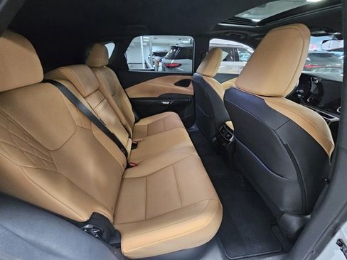 Used 2024 Lexus RX 350 Premium image 16
