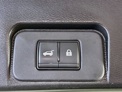 Used 2023 Nissan Rogue SV w/ SV Premium B Package FWD image 30
