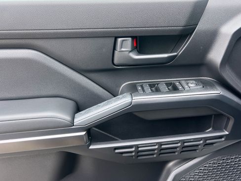 New 2026 Toyota 4Runner SR5 AWD/4WD image 12