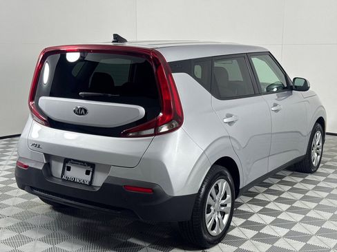 Used 2020 Kia Soul LX image 5