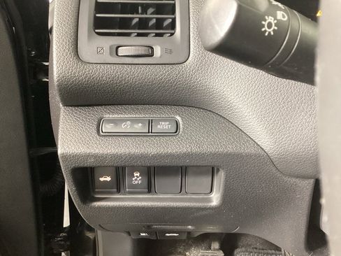 Used 2016 Nissan Altima 2.5 SR w/ LED Appearance Package image 20