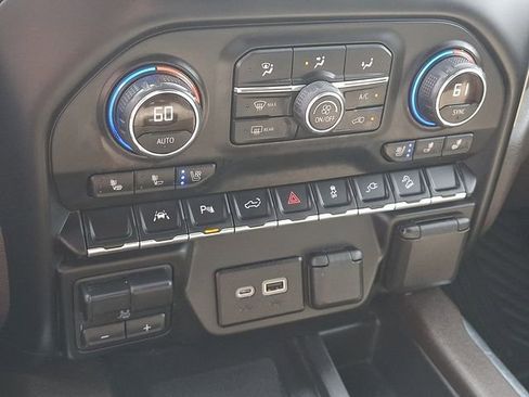 Used 2021 Chevrolet Silverado 1500 LTZ w/ LTZ Premium Package image 15