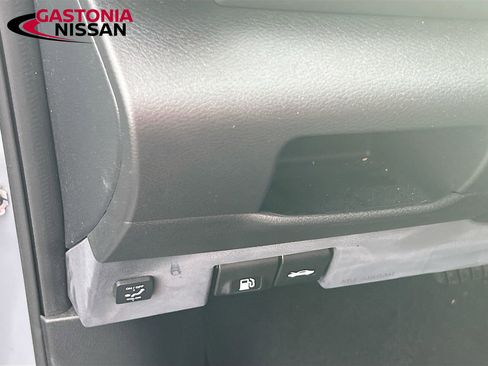 Used 2022 Nissan Kicks SR w/ Interior Electronics Package image 13