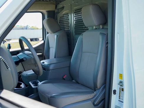 Used 2019 Nissan NV 2500 SV w/ Back Door Glass Package RWD image 20