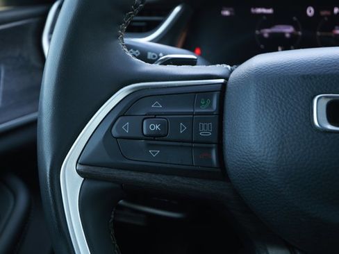 Used 2024 Jeep Grand Cherokee L Limited w/ Luxury Tech Group II image 13