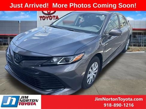 Used 2020 Toyota Camry LE FWD image 1