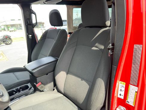 Used 2018 Jeep Wrangler Unlimited Sport image 20