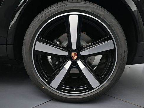 New 2026 Porsche Cayenne Coupe image 26