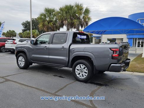 Used 2023 Nissan Frontier SV w/ Technology Package image 3