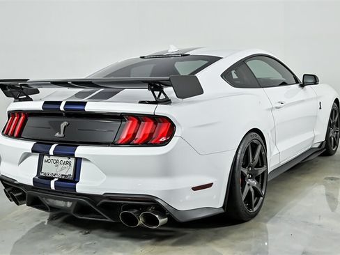 Used 2020 Ford Mustang Shelby GT500 w/ Carbon Fiber Track Pack RWD image 9