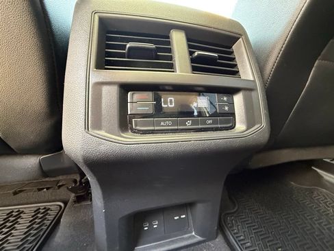 Used 2021 Volkswagen Atlas SE FWD image 22