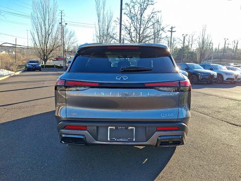 Certified 2025 INFINITI QX60 Luxe image 5