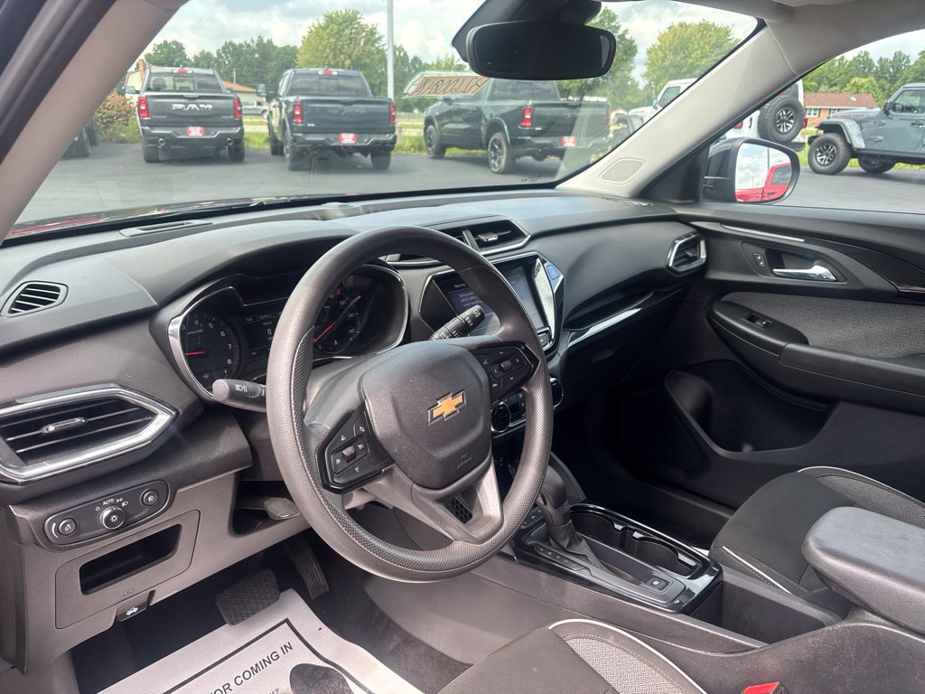 Used 2021 Chevrolet TrailBlazer LT w/ Convenience Package FWD image 13