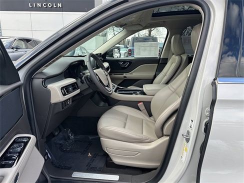 Certified 2023 Lincoln Aviator Standard w/ Premium Package image 19