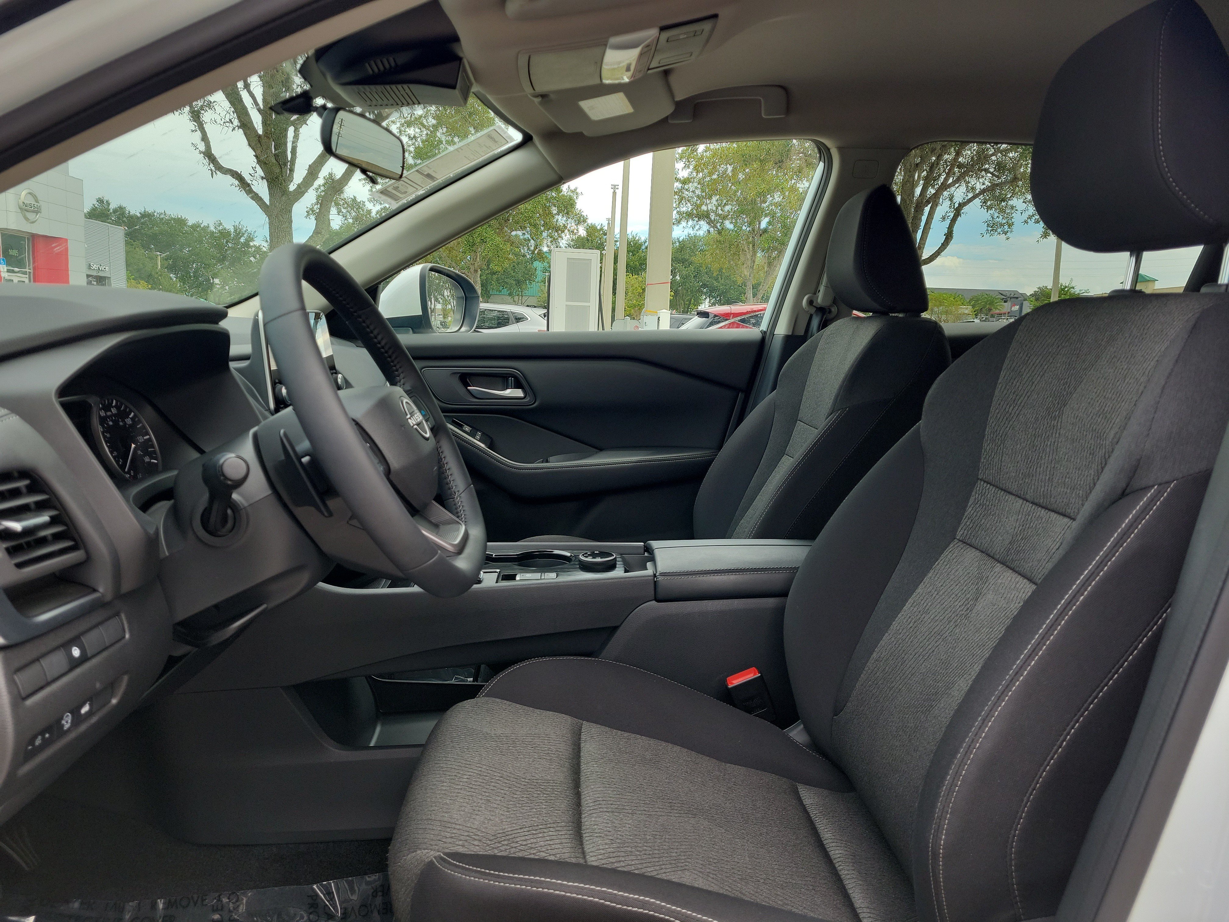 Certified 2025 Nissan Rogue SV AWD/4WD image 13