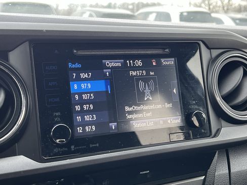 Used 2016 Toyota Tacoma TRD Off-Road image 23