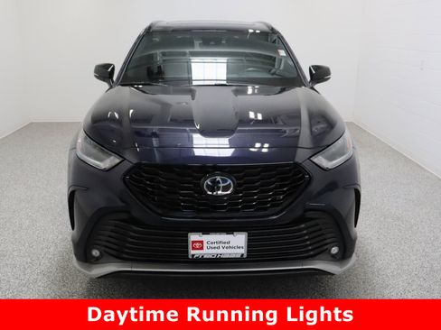 Certified 2025 Toyota Highlander XSE image 3