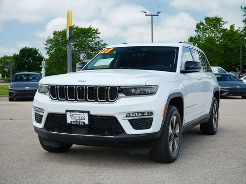 Used 2022 Jeep Grand Cherokee Limited 4xe w/ Luxury Tech Group II AWD/4WD image 3