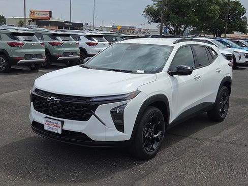 New 2026 Chevrolet Trax LT w/ Midnight Edition FWD image 1