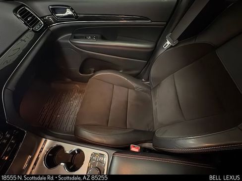 Used 2019 Jeep Grand Cherokee Trailhawk AWD/4WD image 18