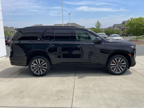Used 2022 Cadillac Escalade Sport Platinum w/ Heavy-Duty Trailer Package AWD/4WD image 5