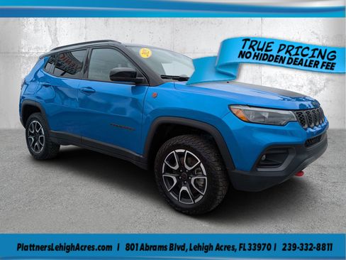 Used 2025 Jeep Compass Trailhawk w/ Trailhawk Elite Group AWD/4WD image 1