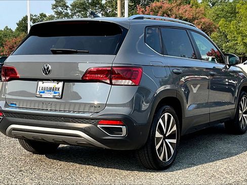 Used 2023 Volkswagen Taos SE w/ Panoramic Sunroof Package AWD/4WD image 2