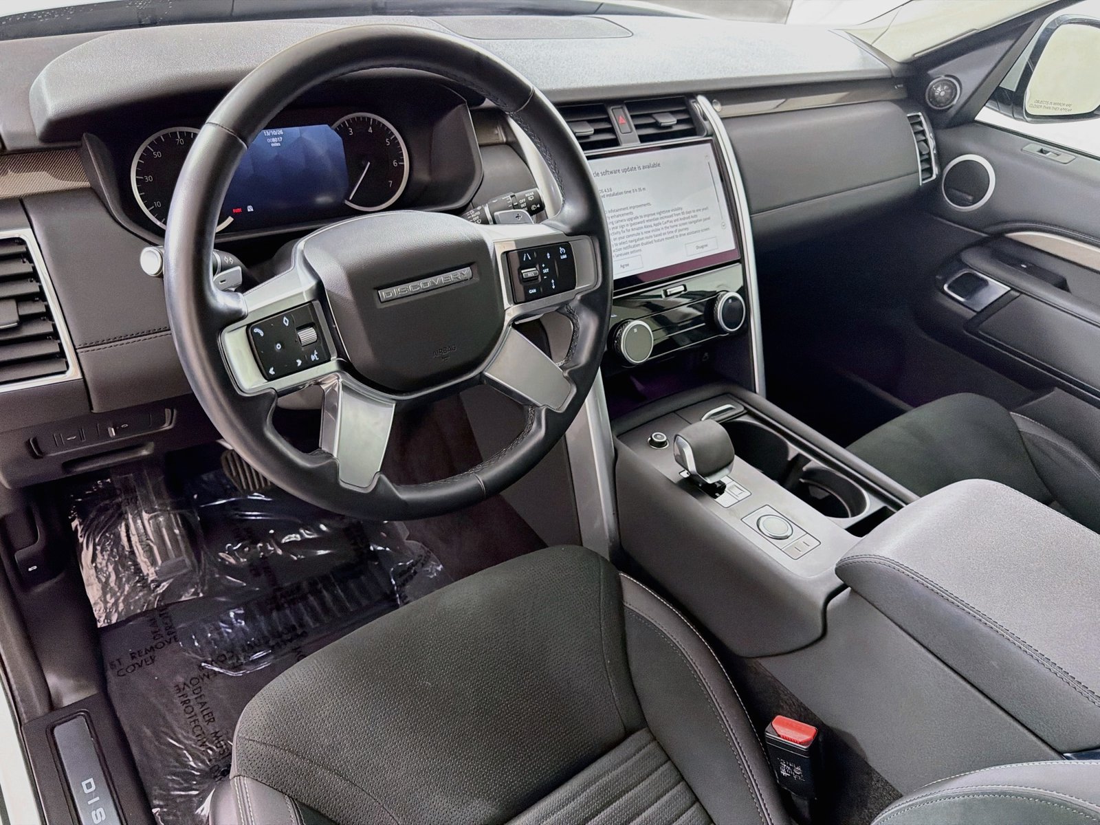 Used 2023 Land Rover Discovery S AWD/4WD image 10