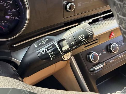 Used 2024 Kia Carnival LX image 29