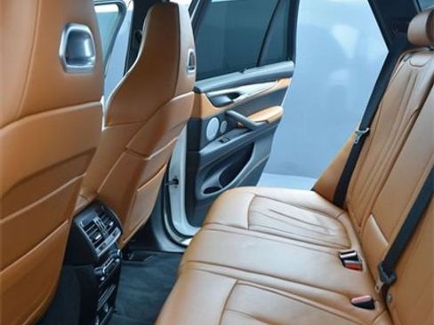 Used 2018 BMW X5 M image 9