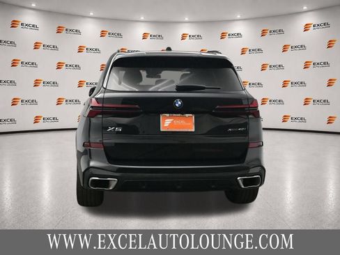 Used 2024 BMW X5 xDrive40i w/ M Sport Package AWD/4WD image 4