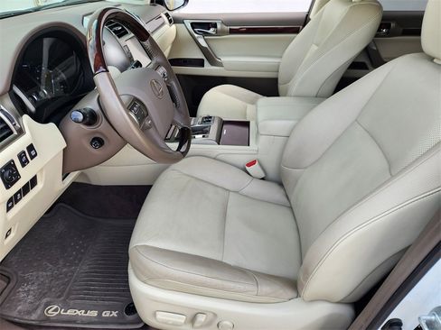 Used 2019 Lexus GX 460 image 13