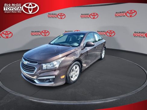 Used 2015 Chevrolet Cruze LT FWD image 4
