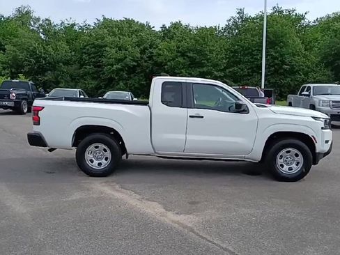 Used 2022 Nissan Frontier S RWD image 9