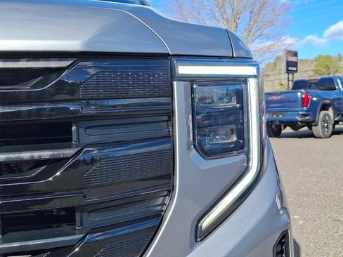 Certified 2023 GMC Sierra 1500 Elevation image 11