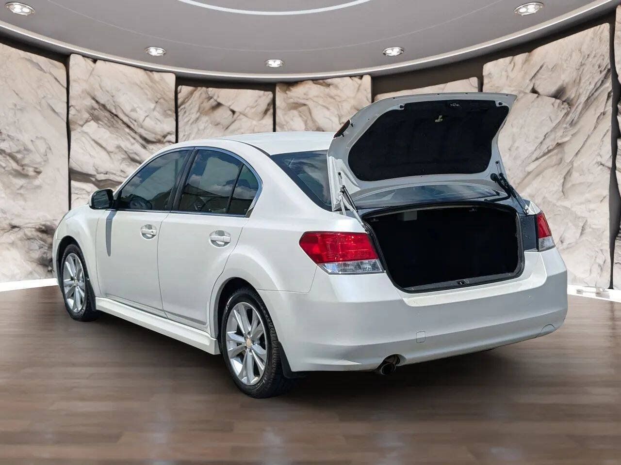 Used 2013 Subaru Legacy 2.5i Premium w/ All-Weather Pkg + Moonroof AWD/4WD image 27
