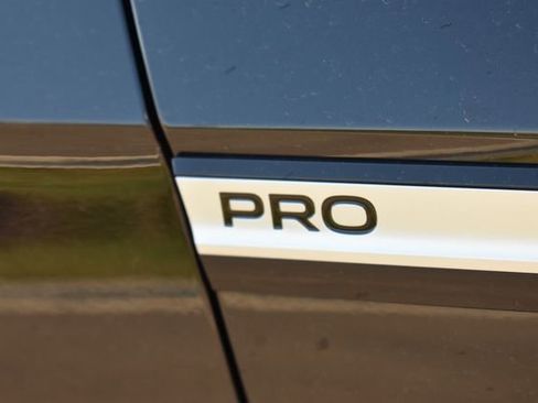 Used 2022 Volkswagen ID.4 Pro image 12