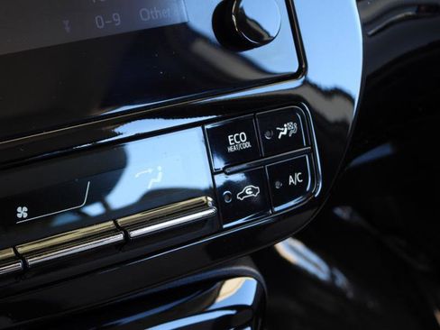 Used 2019 Toyota Prius L Eco image 49